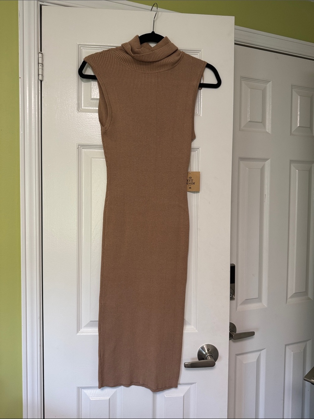 Sleeveless Ribbed Turtleneck Maxi Dress in Camel size medium